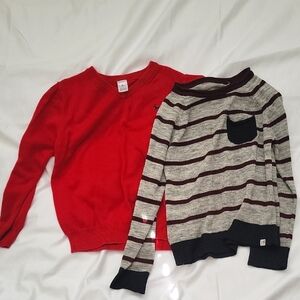 🎊BUNDLE OF 2 Red and Striped Kids Sweaters. CARTER'S / SOVEREIGN CODES. Size 6T
